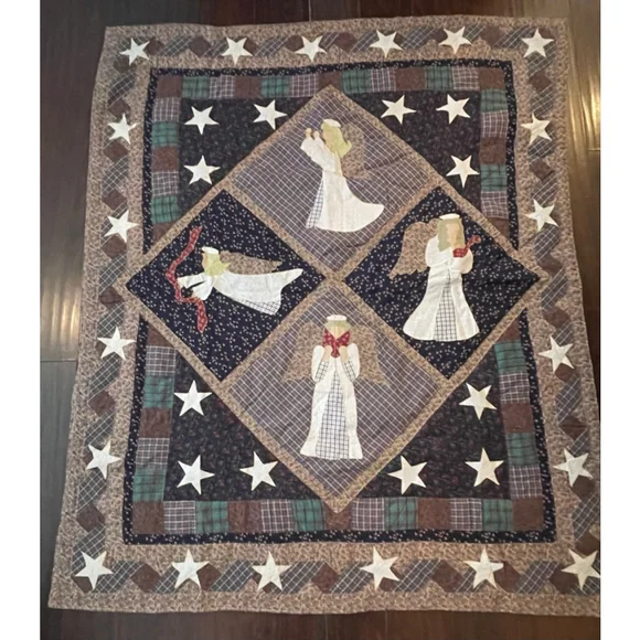 Vintage Quilted Angel Christmas Set – Tree Skirt, Quilt, 2 Runners & Stocking – - Picture 11 of 15